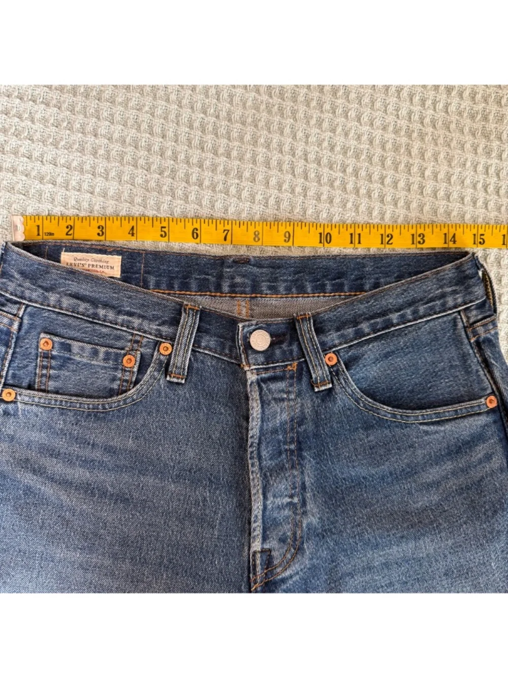 Levis Premium 501 Original Fit Cut-Off Shorts Men 29 Blue Denim Jorts Raw Hem